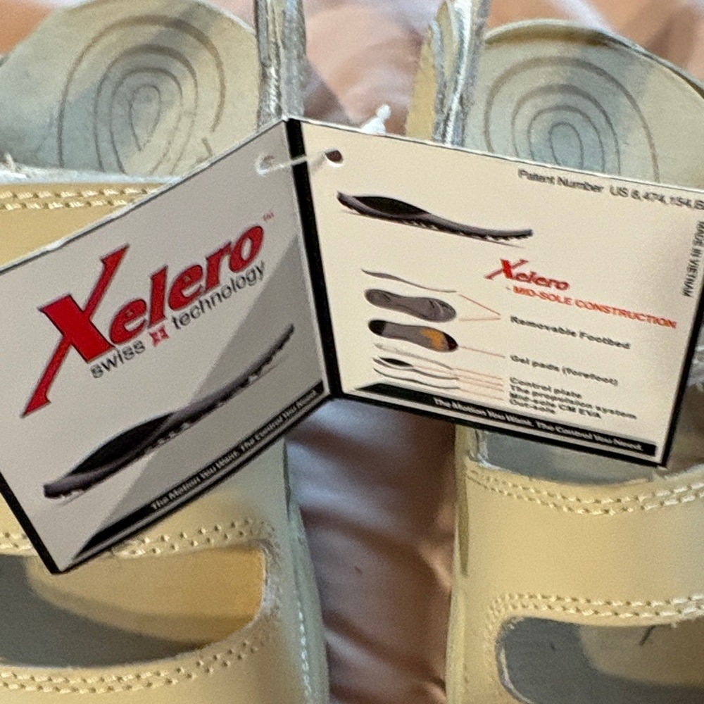 XELERO Athletic Sandals - Cream straps NWT - Picture 7 of 16